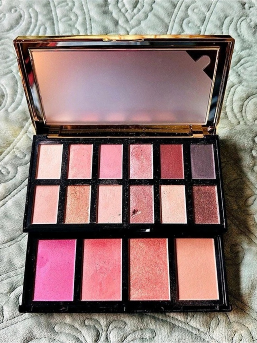 Lancôme Eye and Face Palette Kit 12 Matte And Shimmer Shades And 4 Blushes